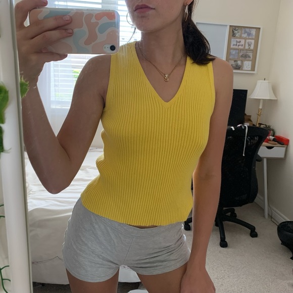 Yellow Ribbed Sweater Vest 🌼 - Picture 3 of 4